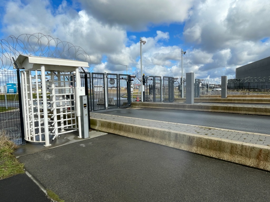 S&eacute;curit&eacute; 24/7 parking camion Calais